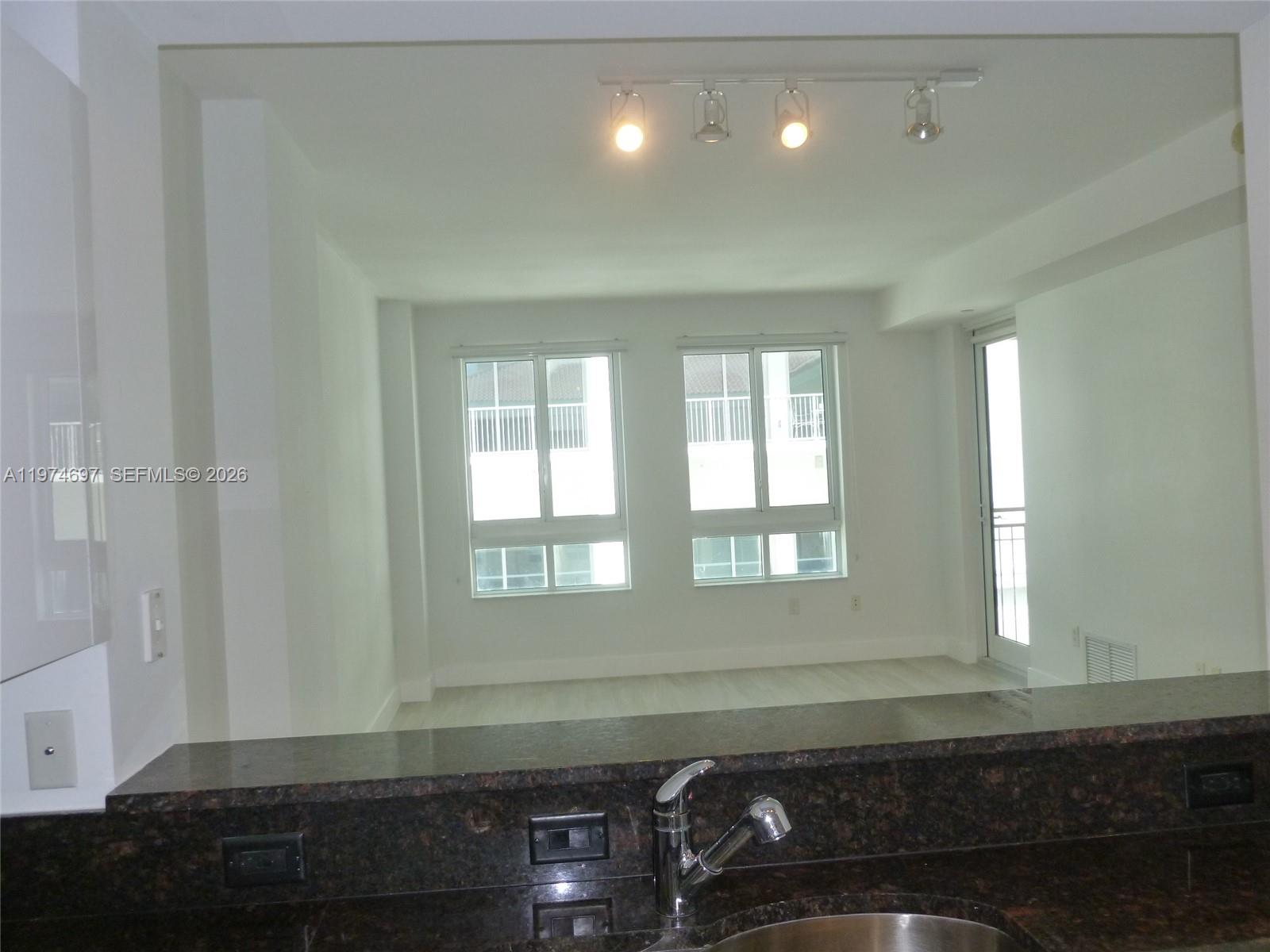 TOSCANO CONDO - Residential