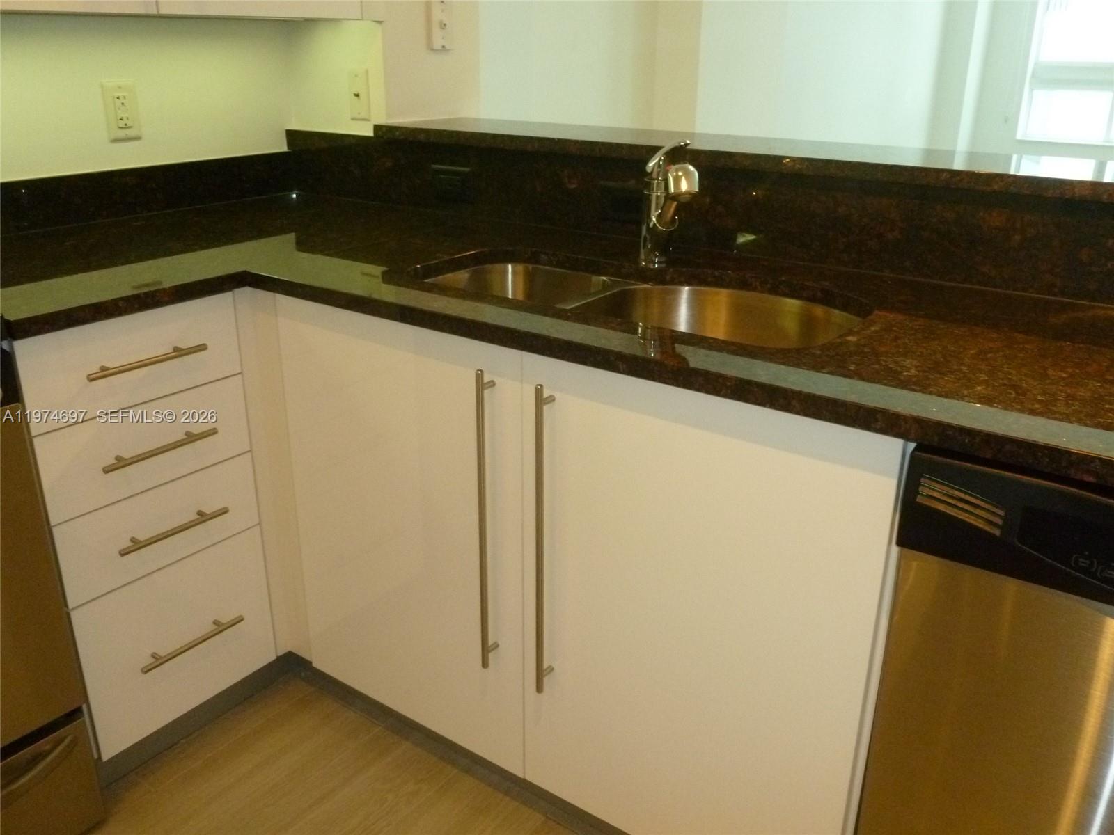 TOSCANO CONDO - Residential