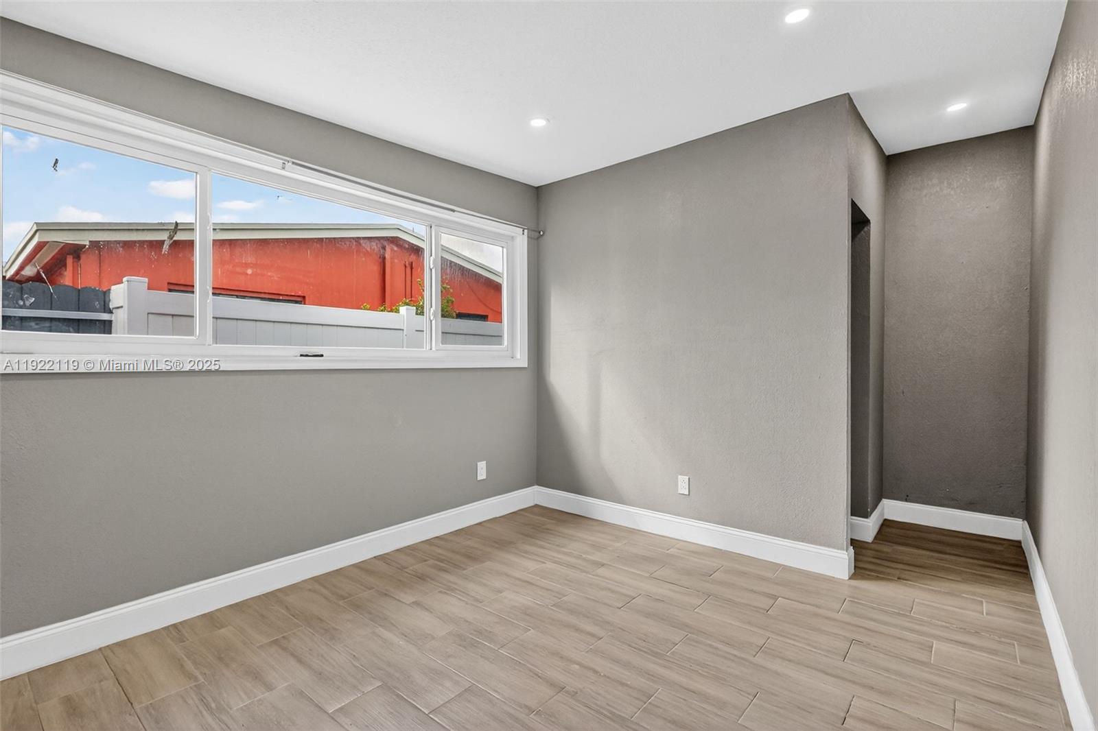 SCOTT LAKE MANOR SEC 5 - Residential Lease