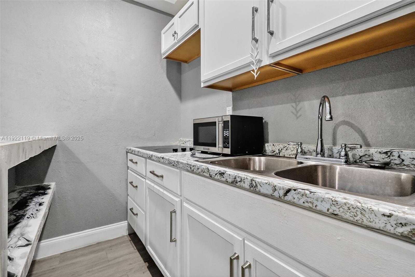 SCOTT LAKE MANOR SEC 5 - Residential Lease