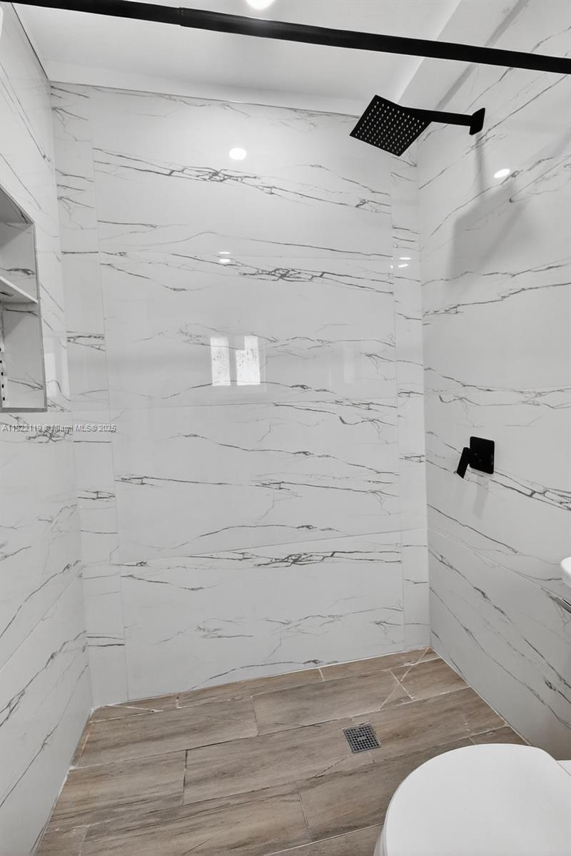 SCOTT LAKE MANOR SEC 5 - Residential Lease