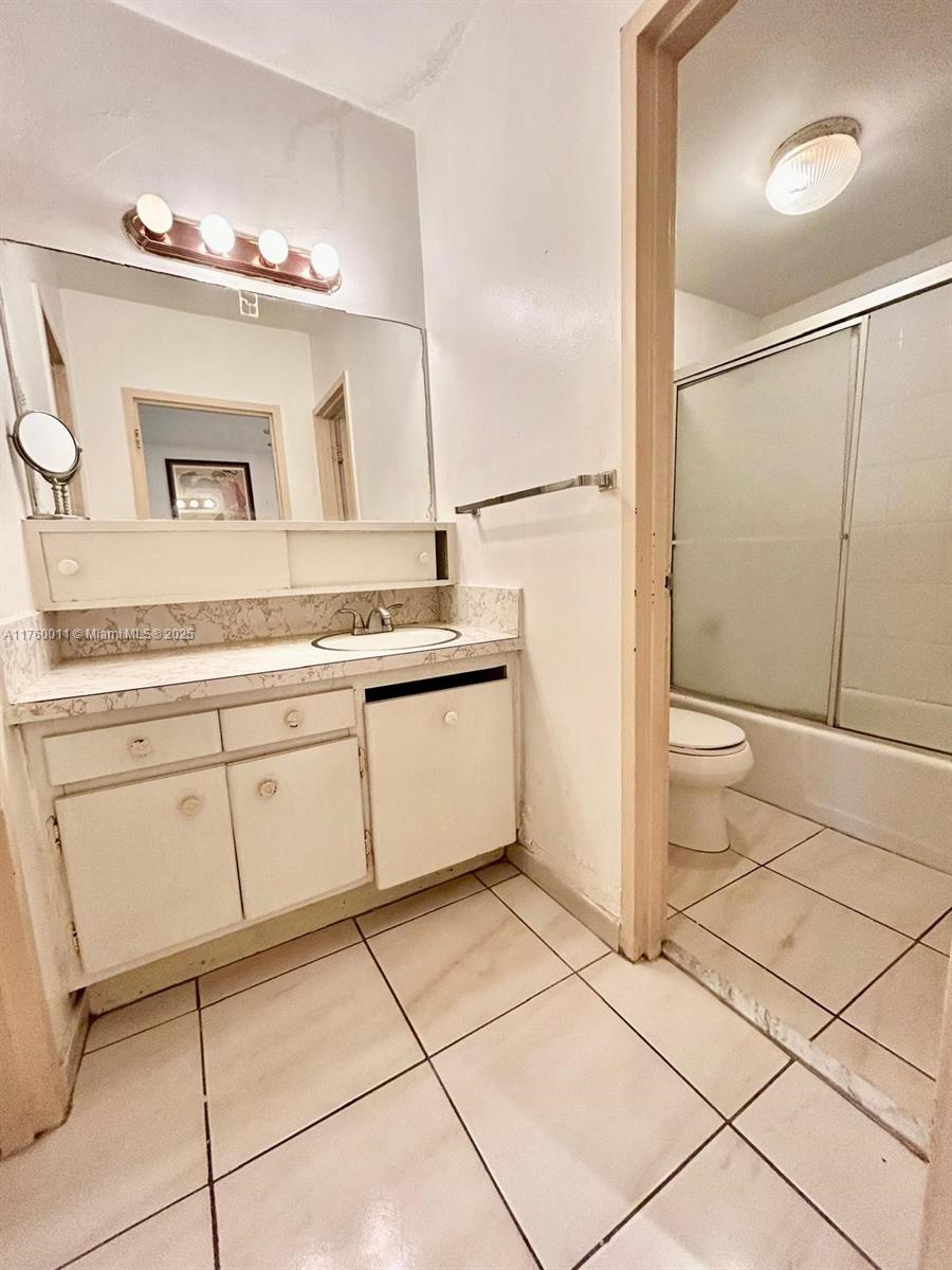 THE DECOPLAGE CONDO - Residential