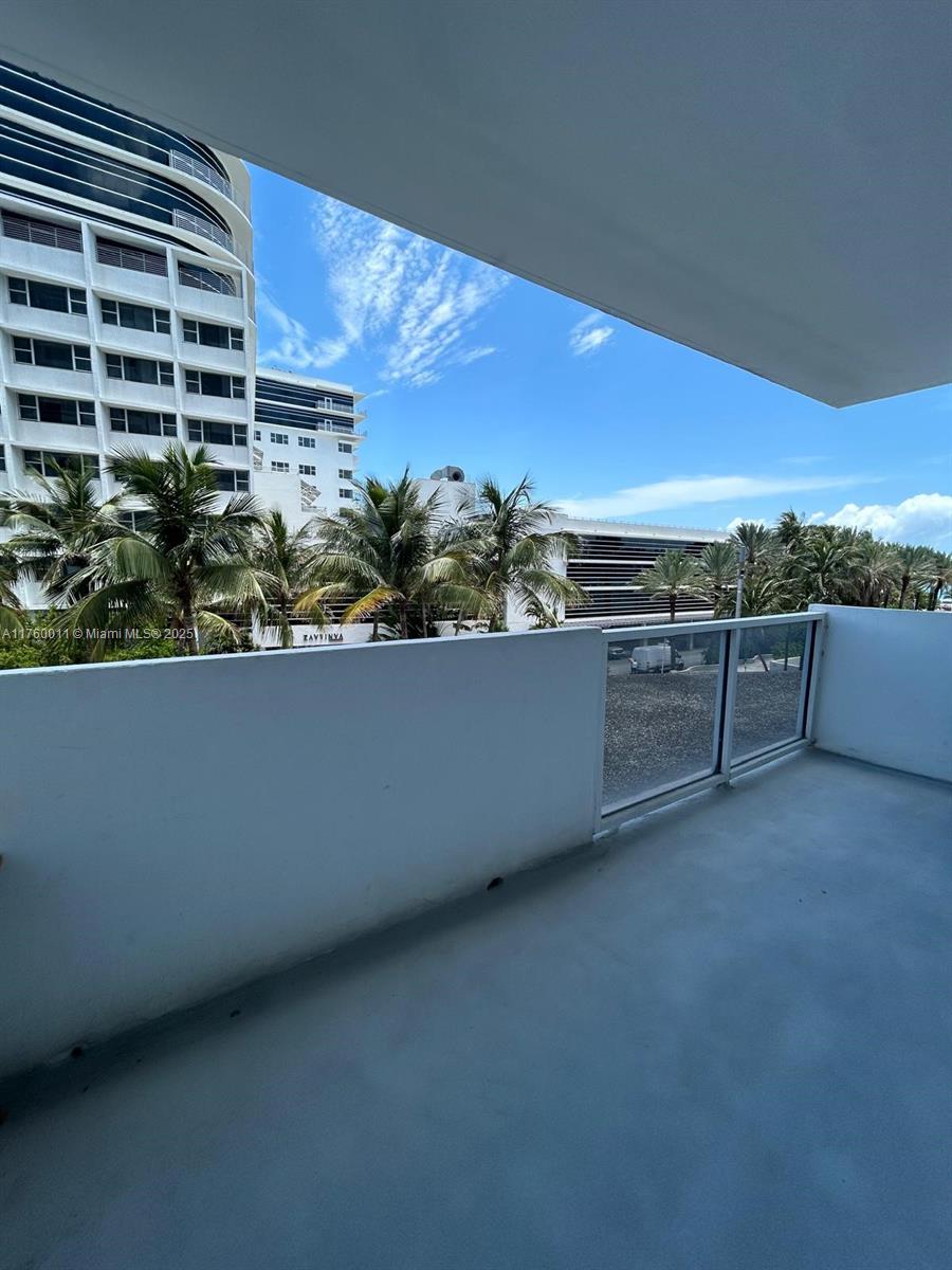 THE DECOPLAGE CONDO - Residential