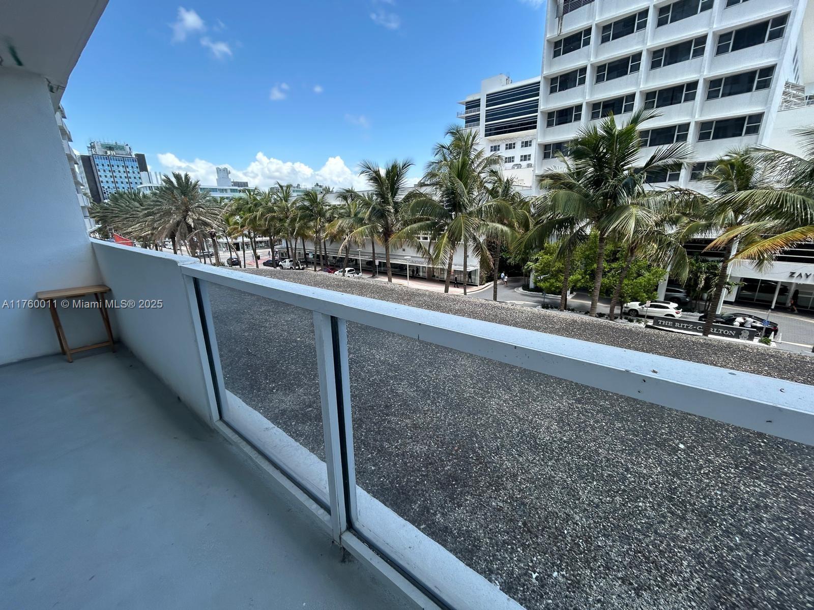 THE DECOPLAGE CONDO - Residential