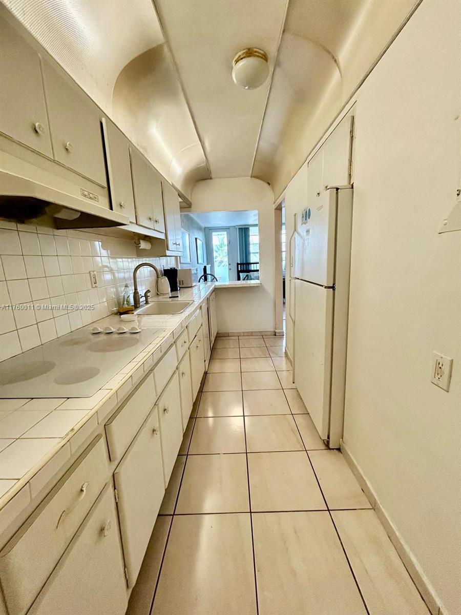 THE DECOPLAGE CONDO - Residential