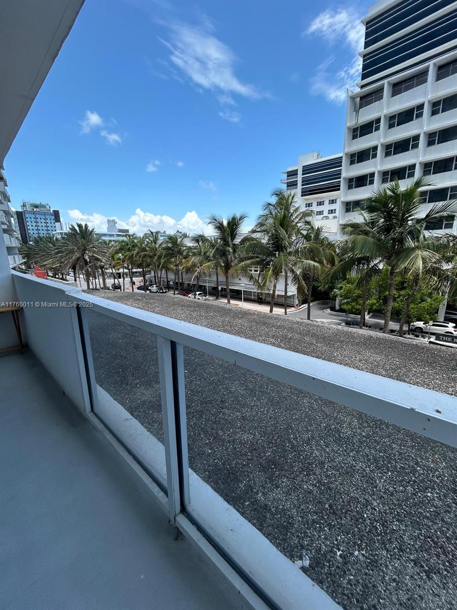 THE DECOPLAGE CONDO - Residential