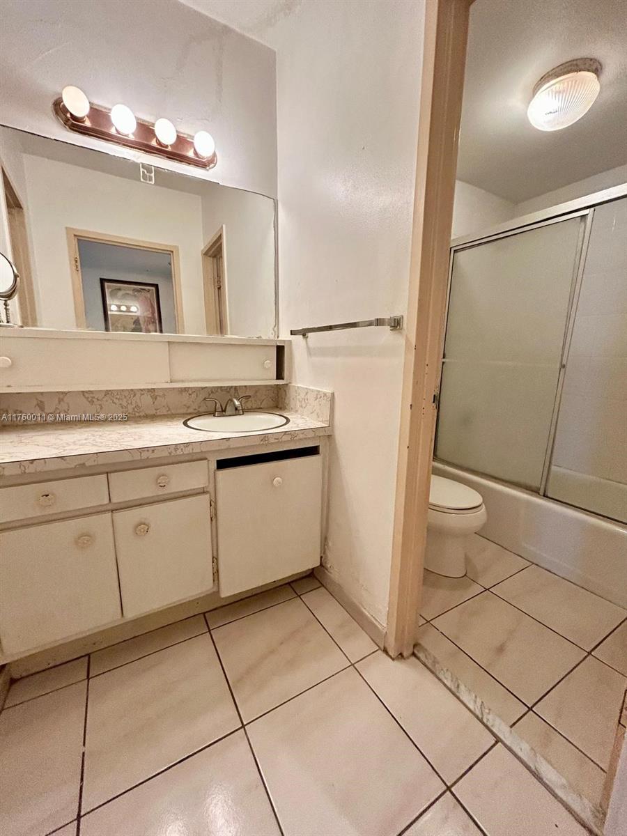 THE DECOPLAGE CONDO - Residential