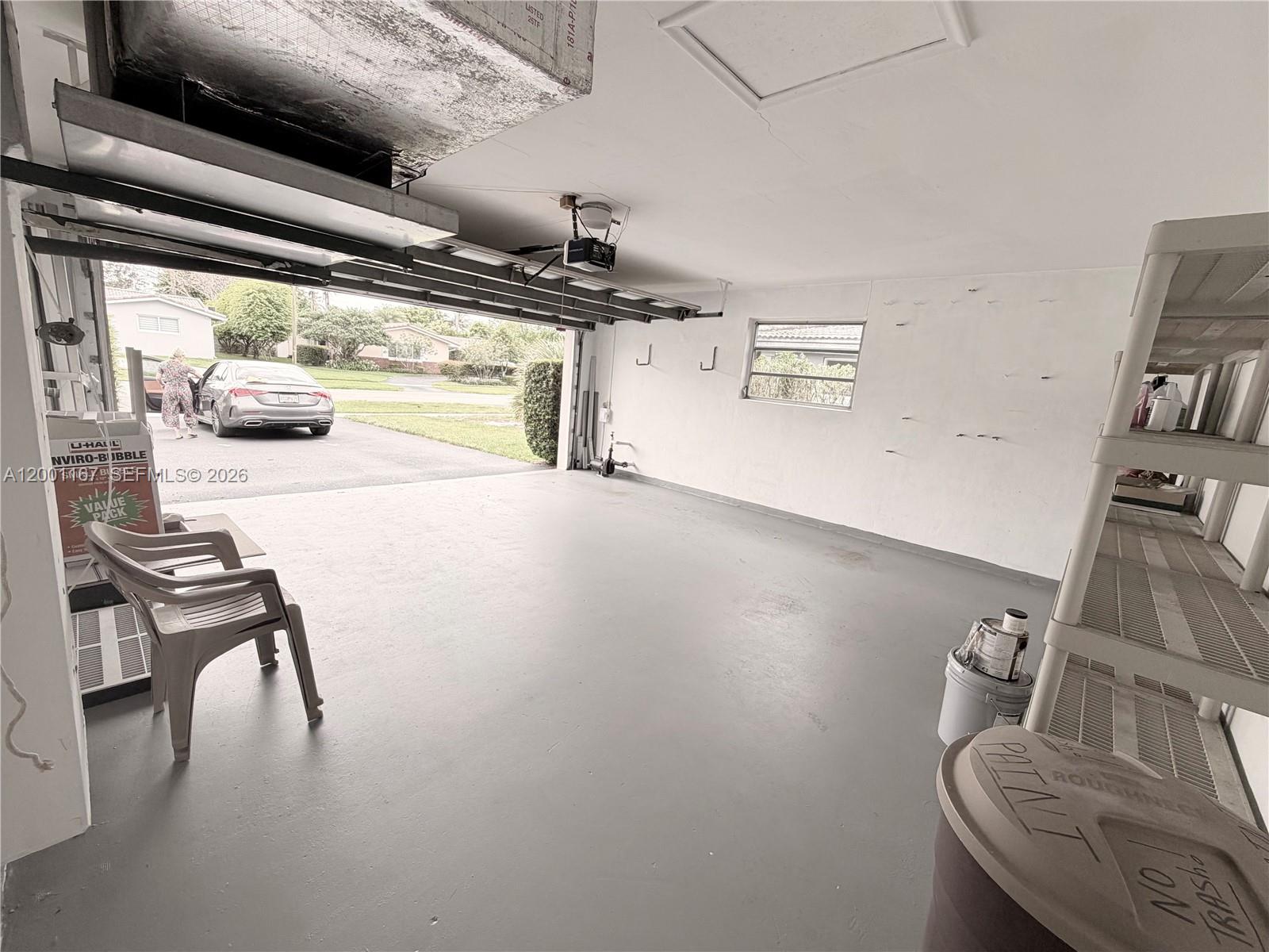 HOLLYWOOD HILLS - Residential Lease