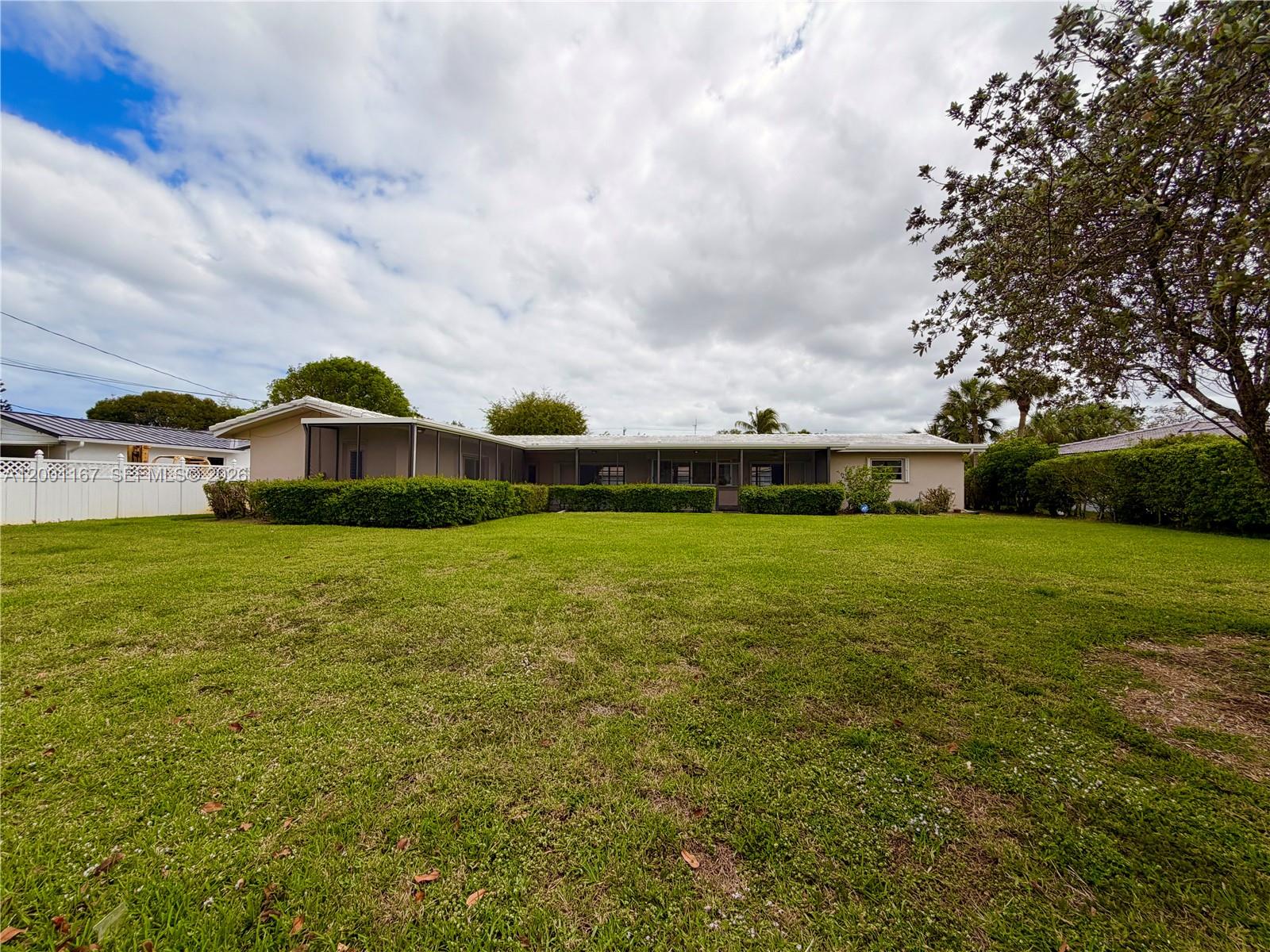 HOLLYWOOD HILLS - Residential Lease