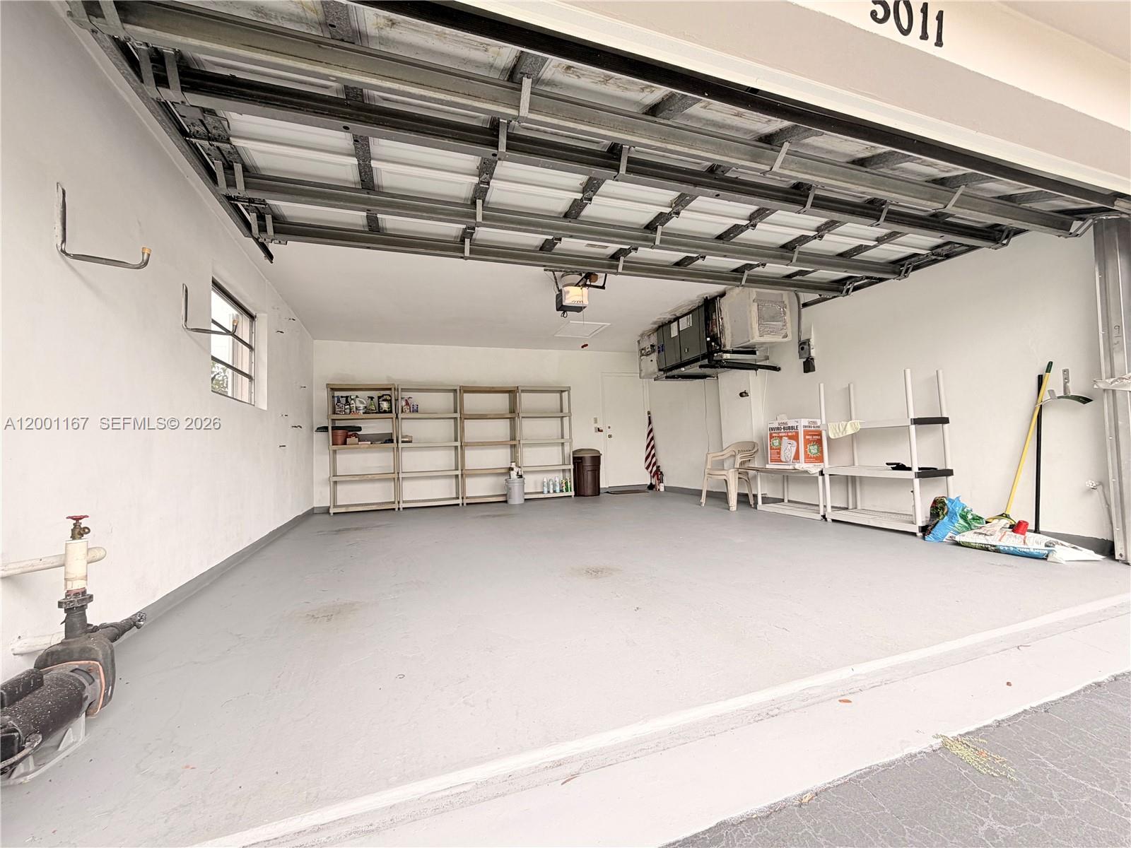 HOLLYWOOD HILLS - Residential Lease