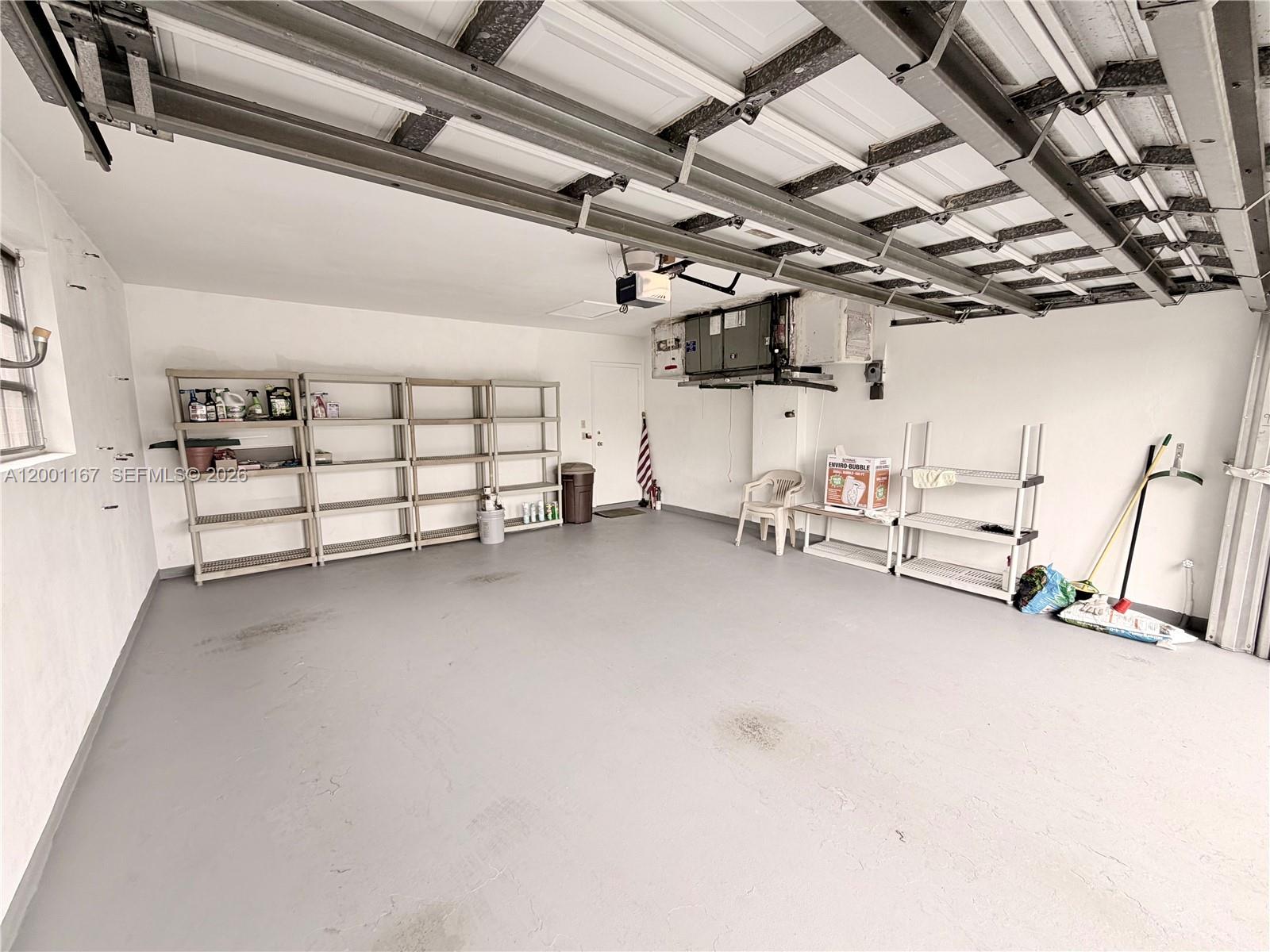 HOLLYWOOD HILLS - Residential Lease