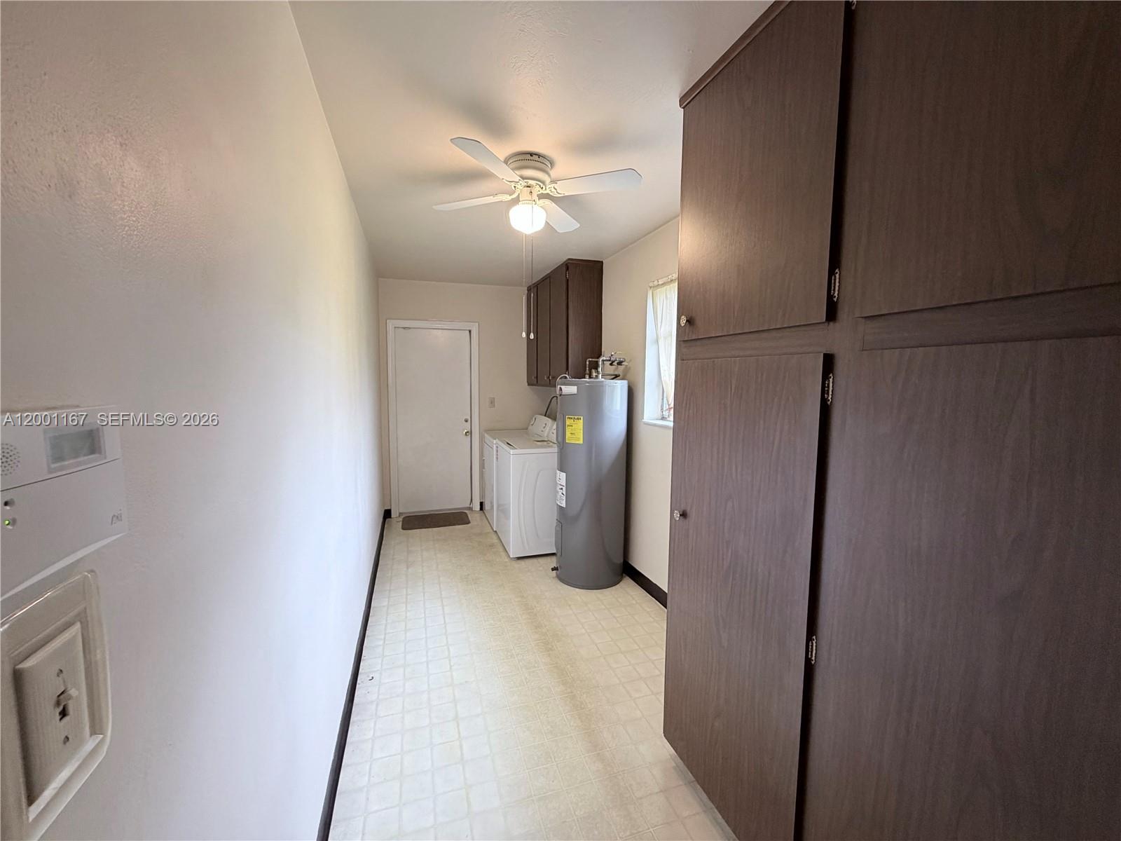 HOLLYWOOD HILLS - Residential Lease