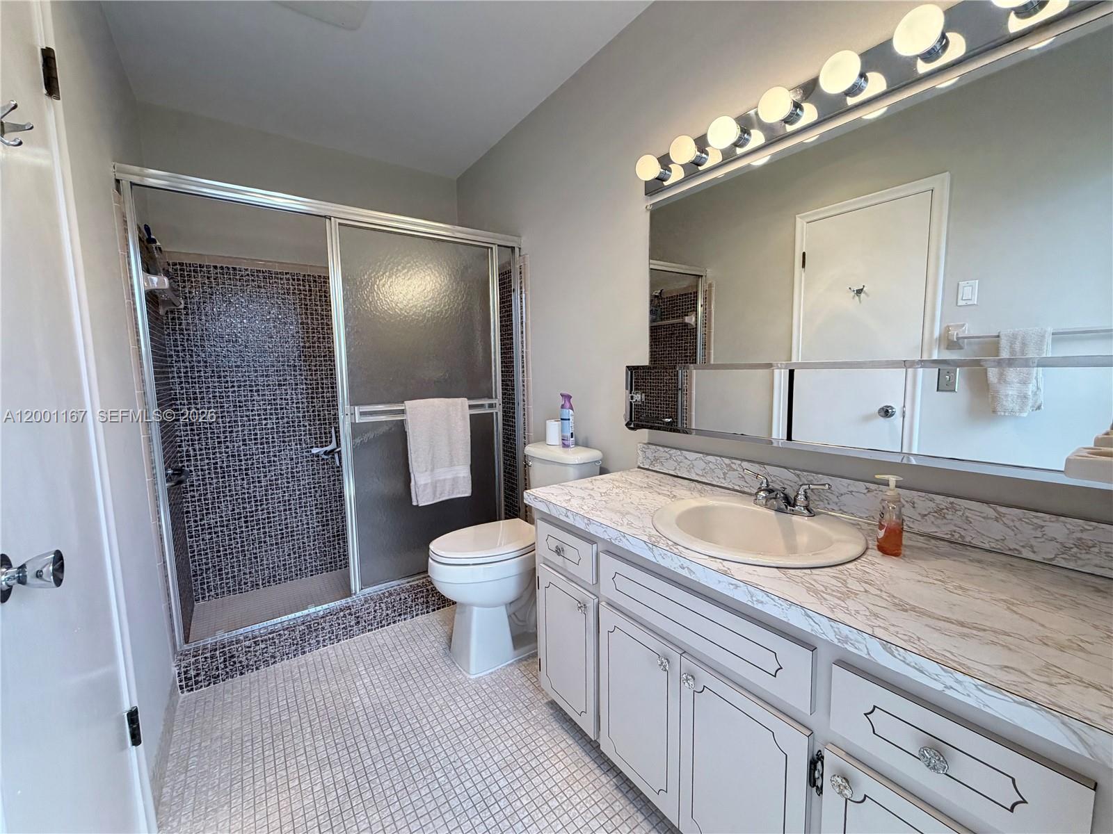 HOLLYWOOD HILLS - Residential Lease