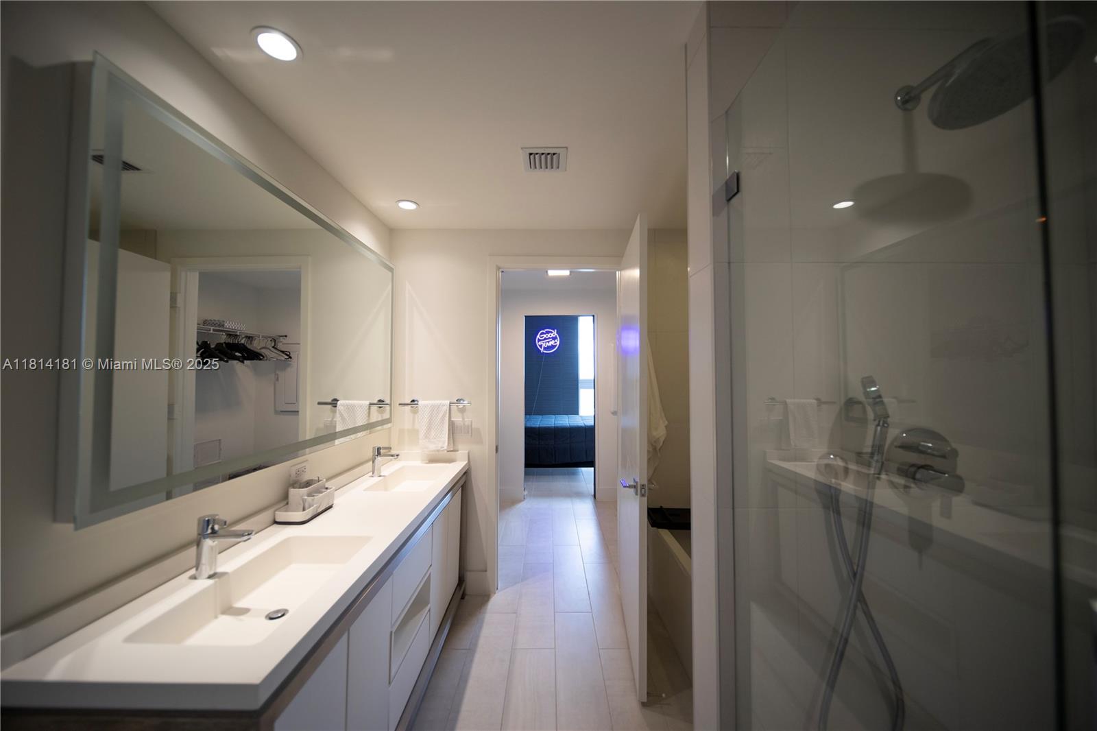 METROPICA NORTH TOWER ONE - Residential Lease