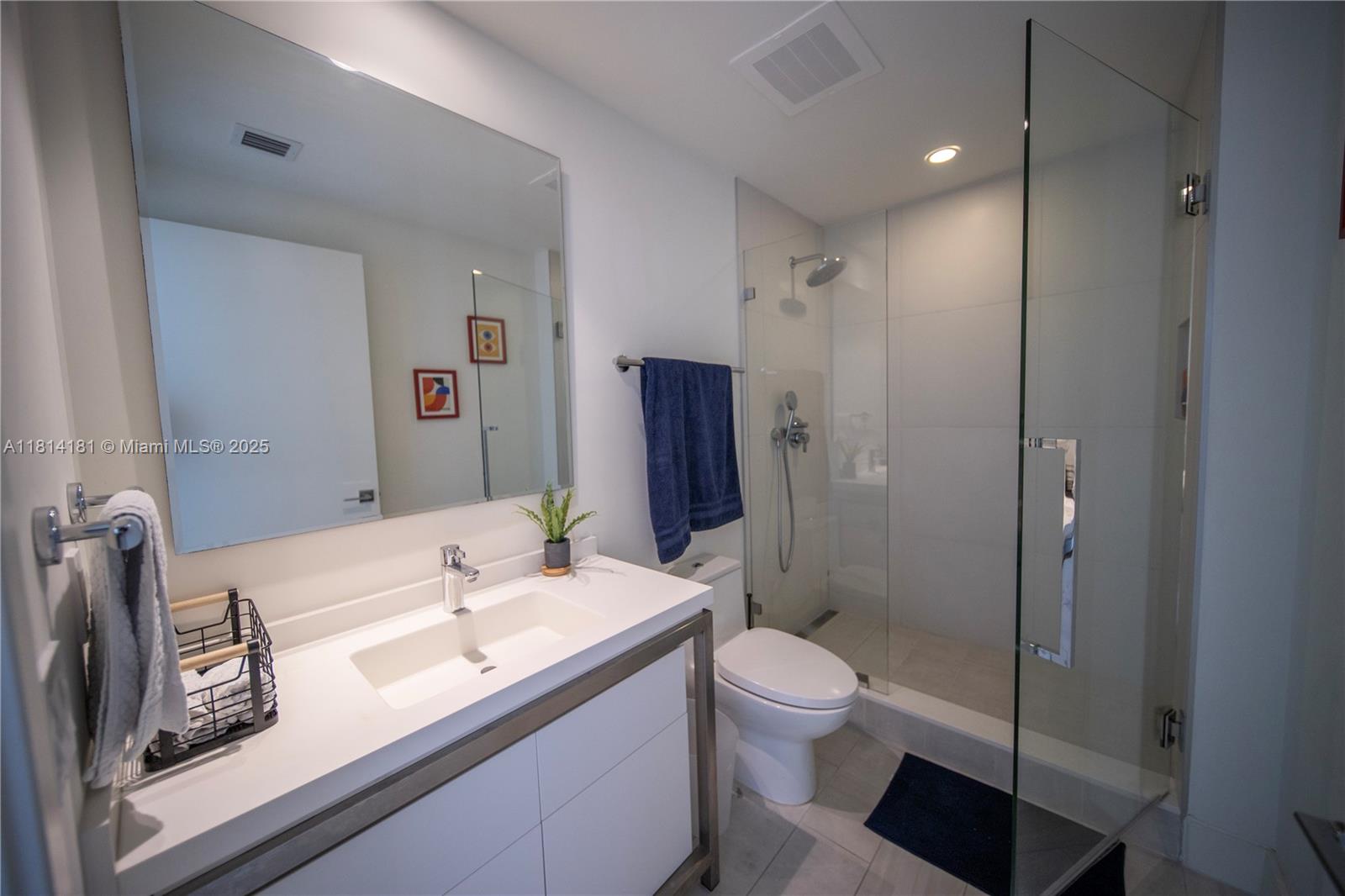 METROPICA NORTH TOWER ONE - Residential Lease