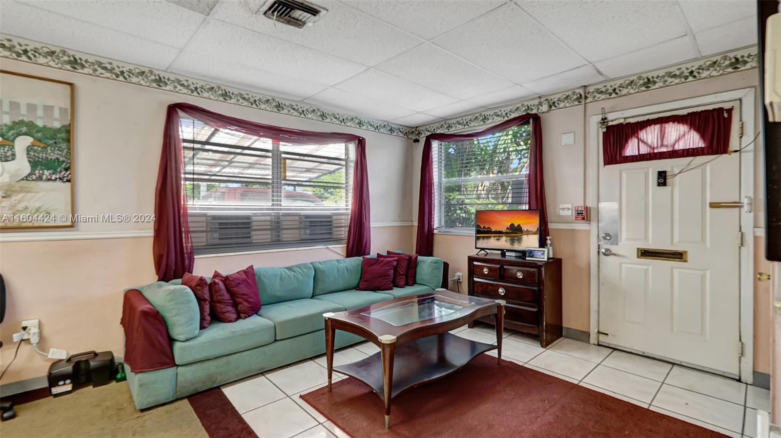 290 NW 188th St