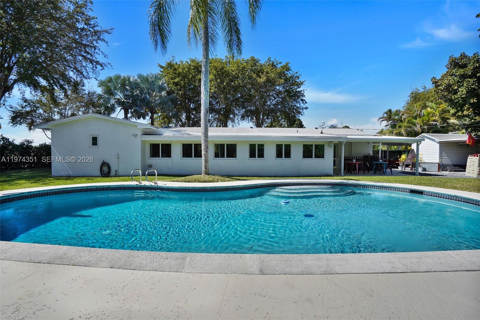 GARDEN GROVES - Residential