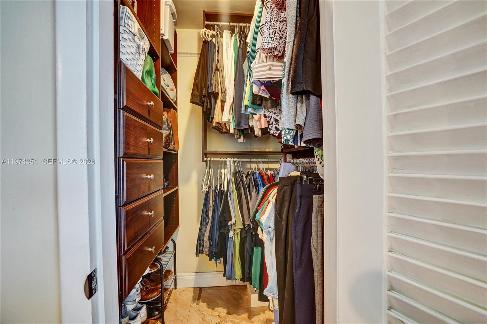 GARDEN GROVES - Residential