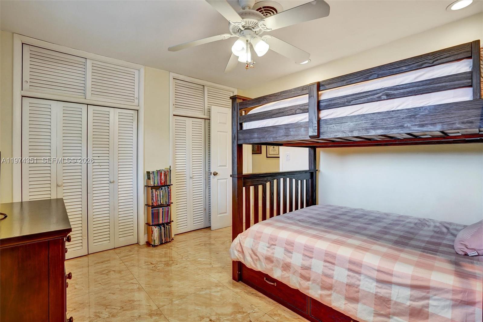 GARDEN GROVES - Residential