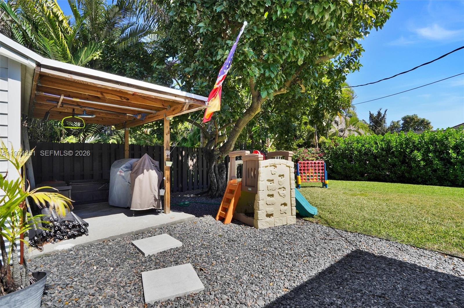 GARDEN GROVES - Residential