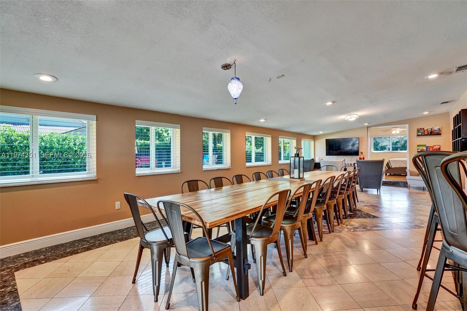 GARDEN GROVES - Residential