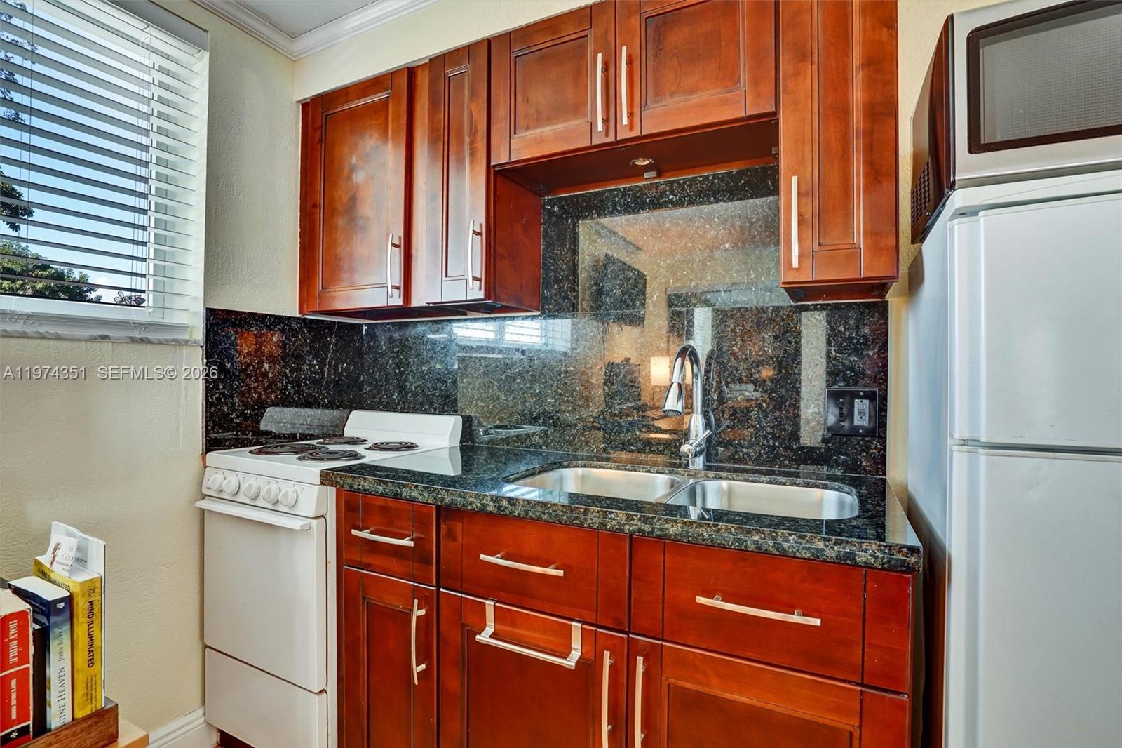 GARDEN GROVES - Residential