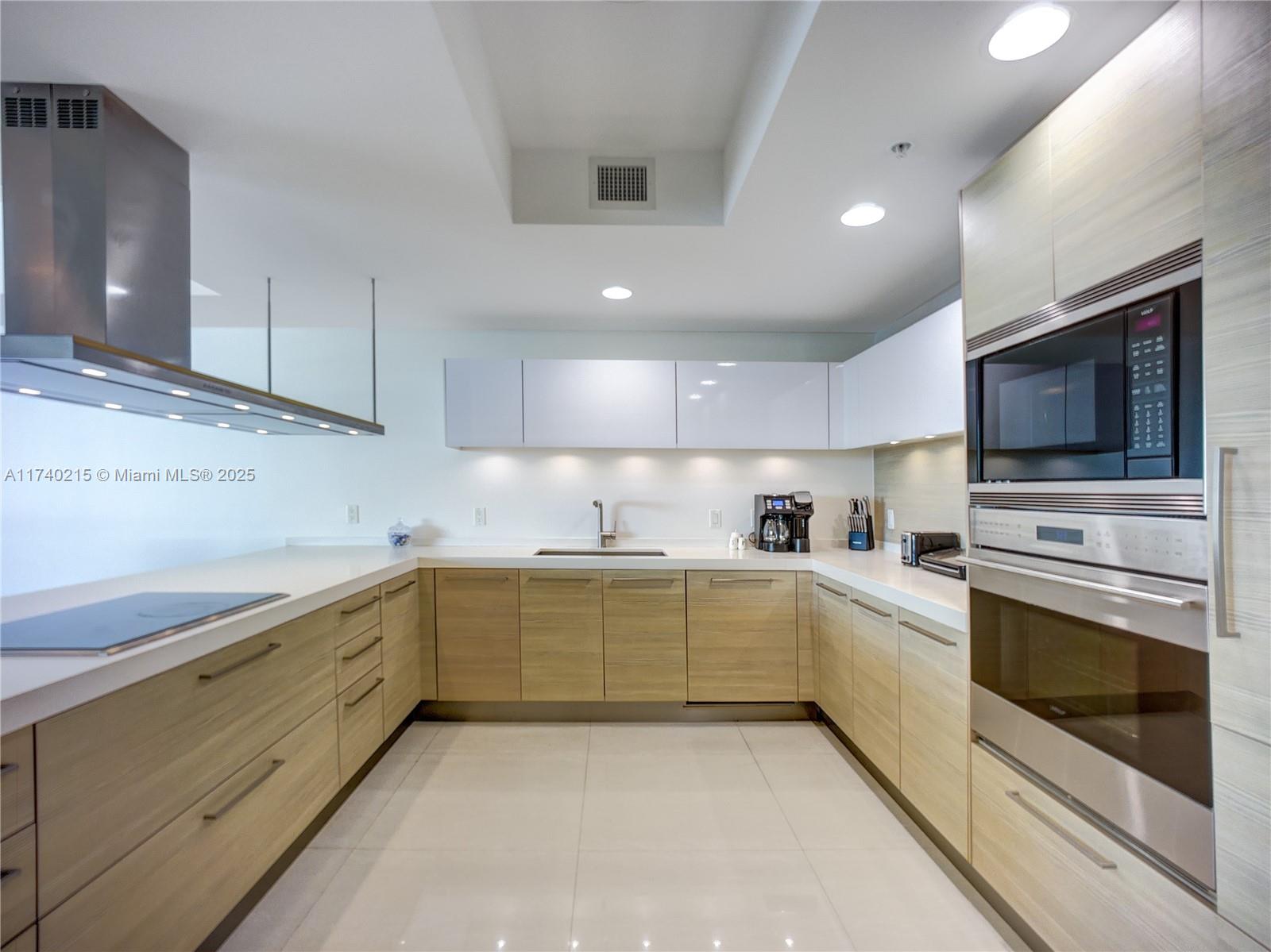 17301 Biscayne Blvd 1203