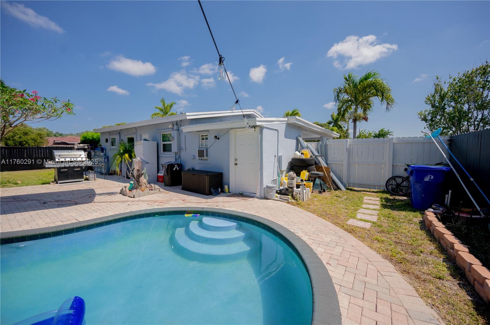 TWIN LAKES RESUB OF BLKS - Residential