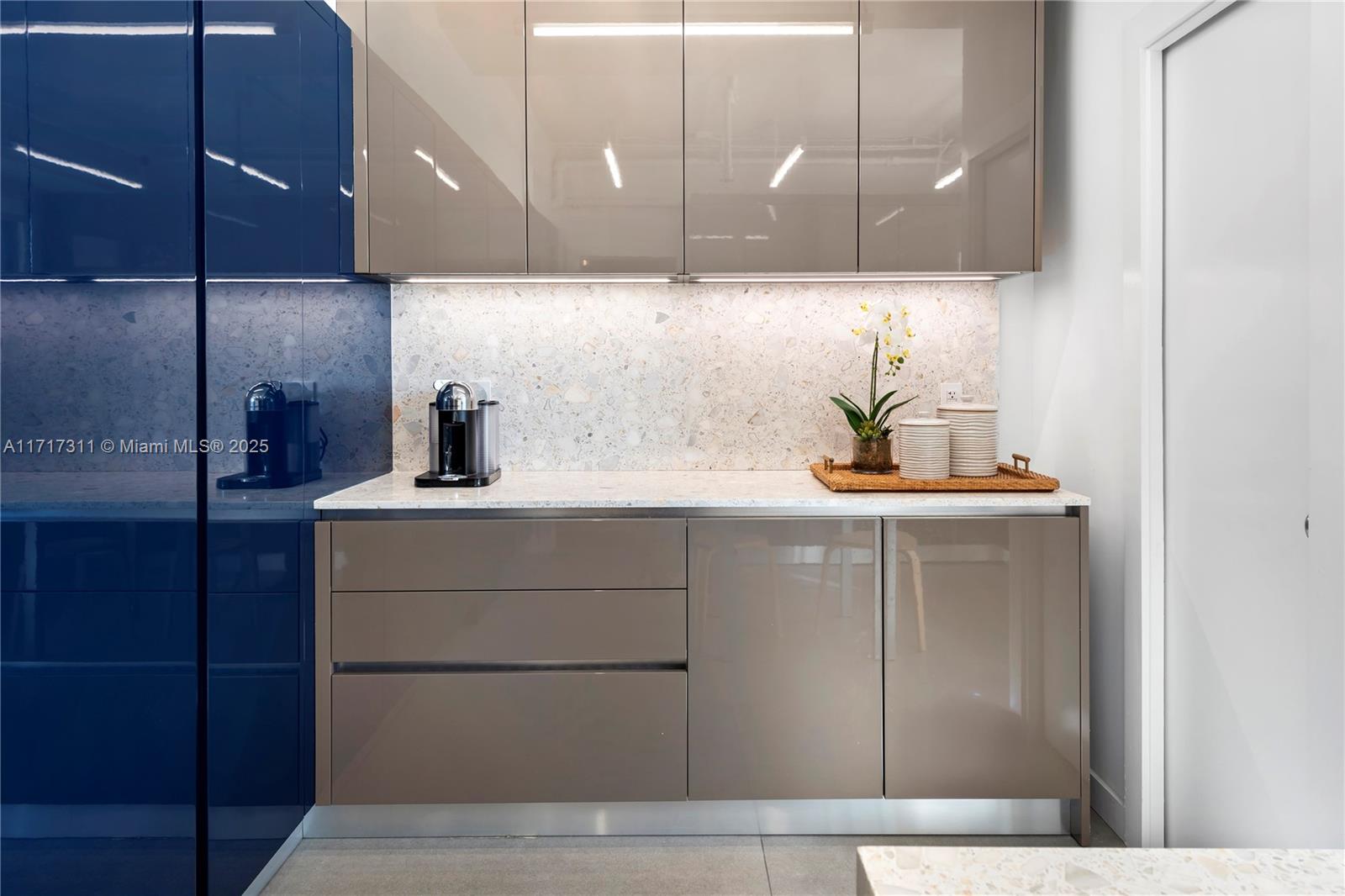 KEY COLONY NO 1 - Residential Lease