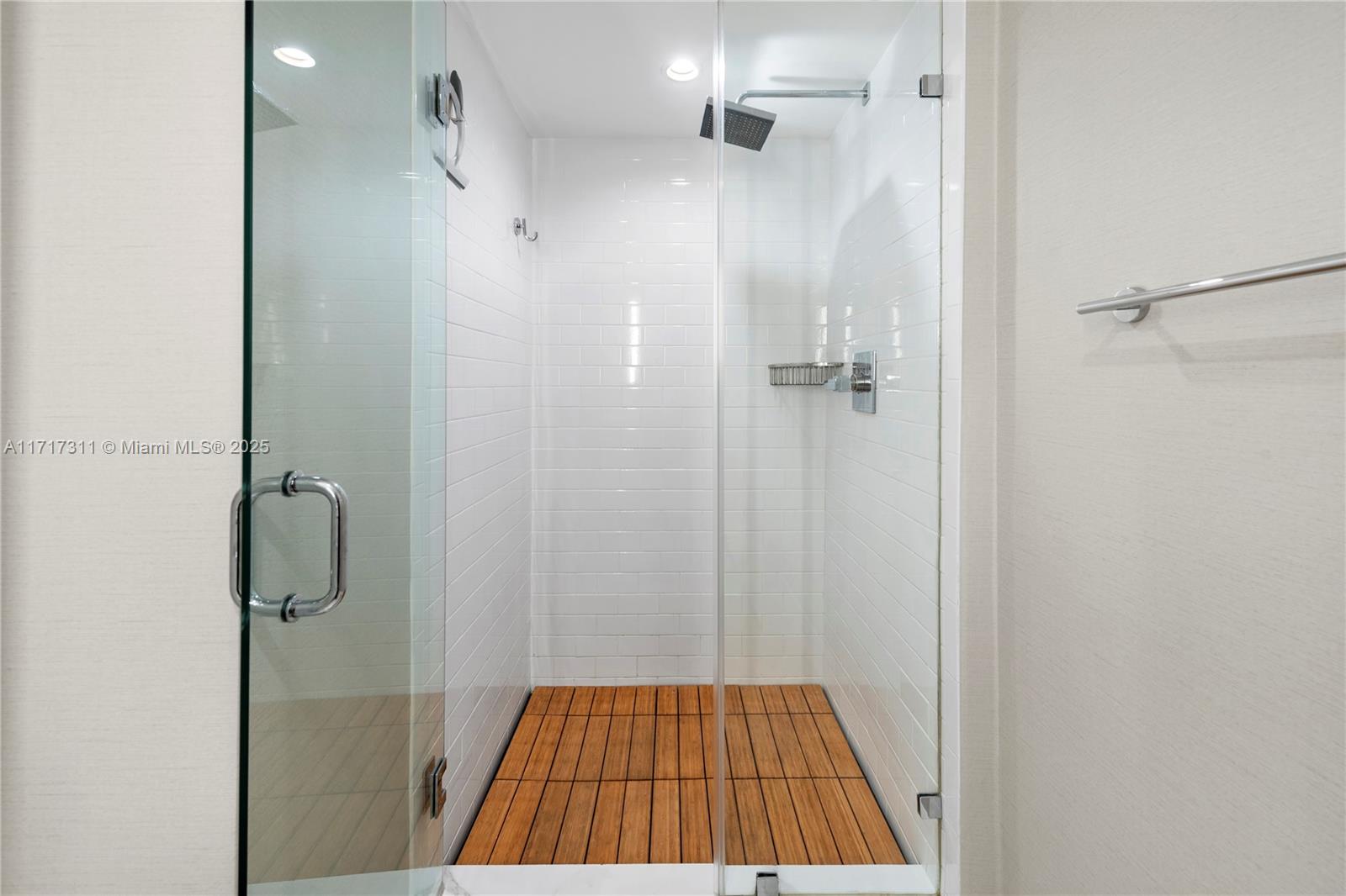 KEY COLONY NO 1 - Residential Lease