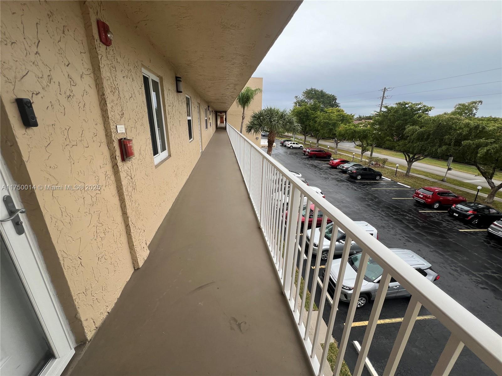 MEADOWBROOK LAKES CONDO - Residential