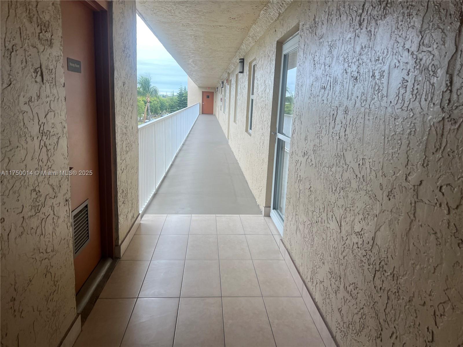 MEADOWBROOK LAKES CONDO - Residential