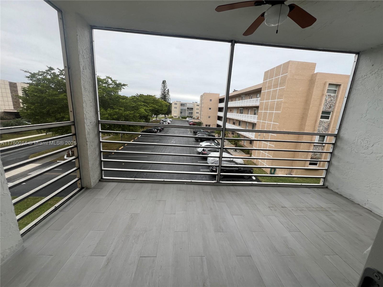 MEADOWBROOK LAKES CONDO - Residential