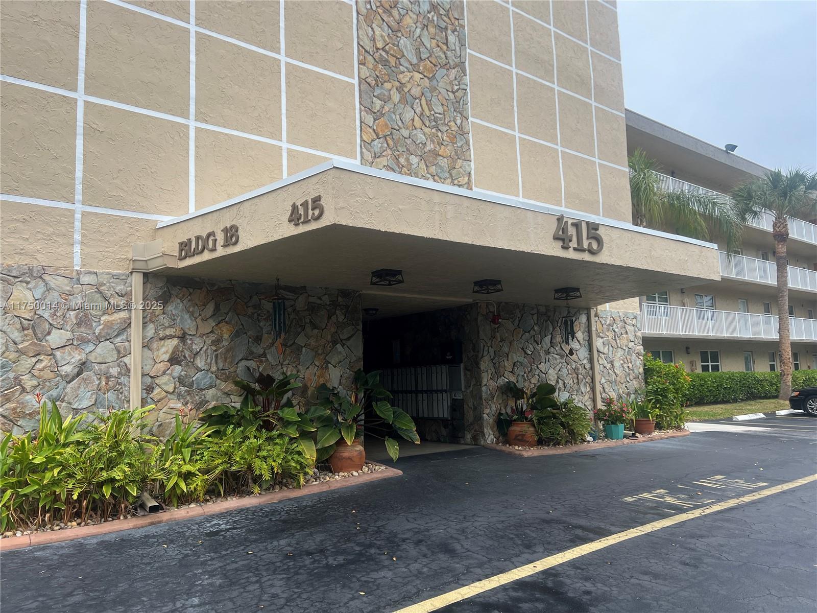 MEADOWBROOK LAKES CONDO - Residential