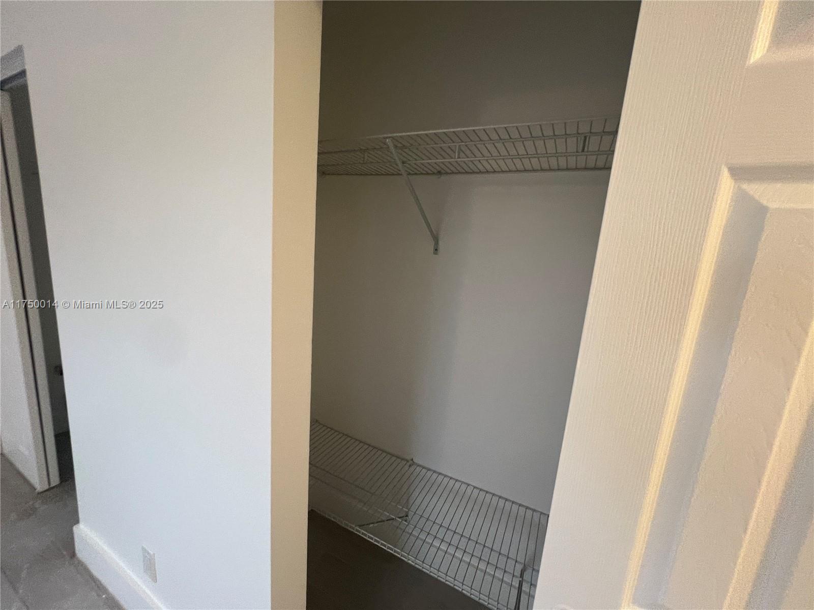 MEADOWBROOK LAKES CONDO - Residential