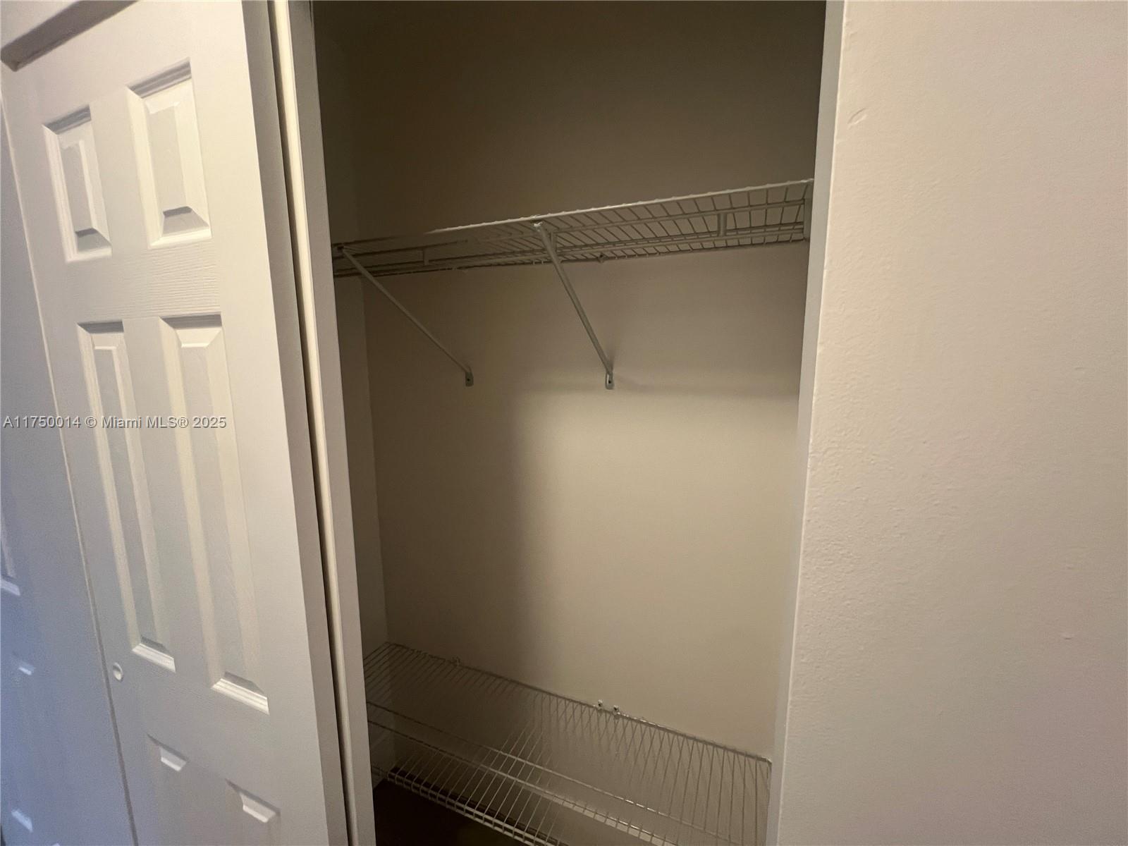 MEADOWBROOK LAKES CONDO - Residential