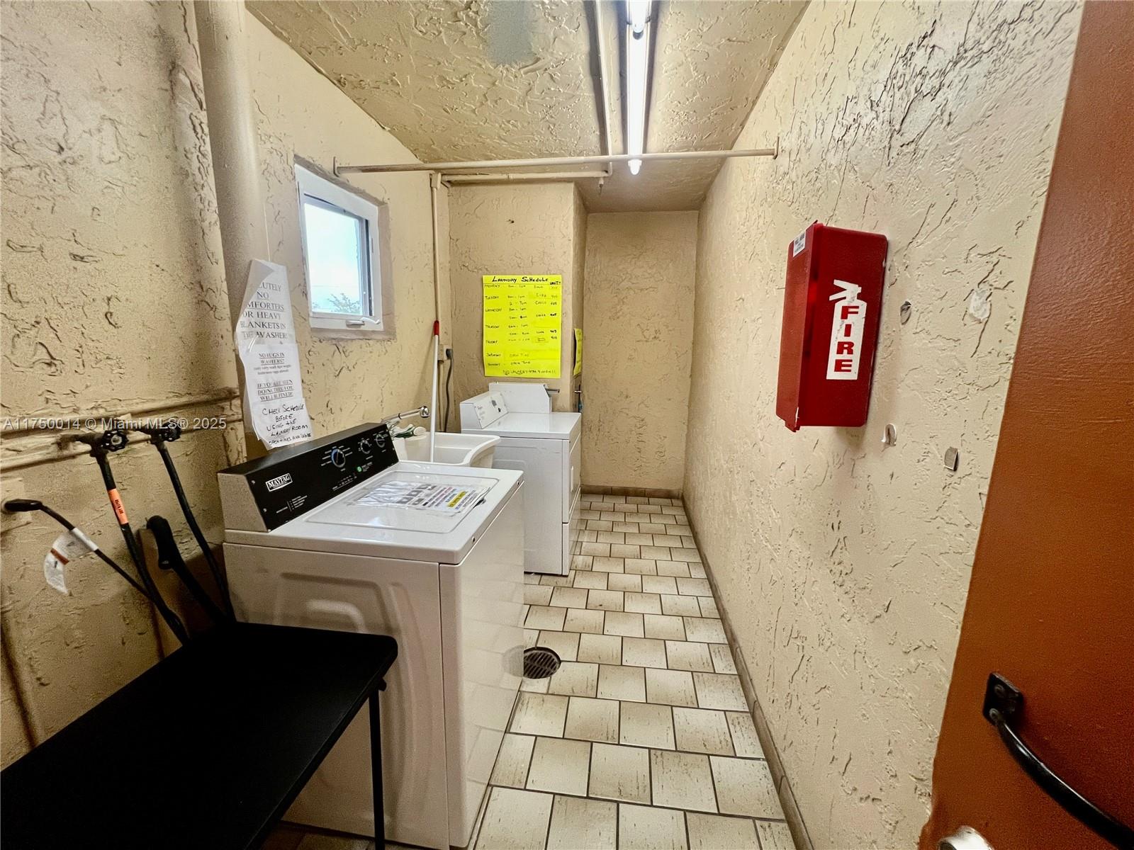 MEADOWBROOK LAKES CONDO - Residential