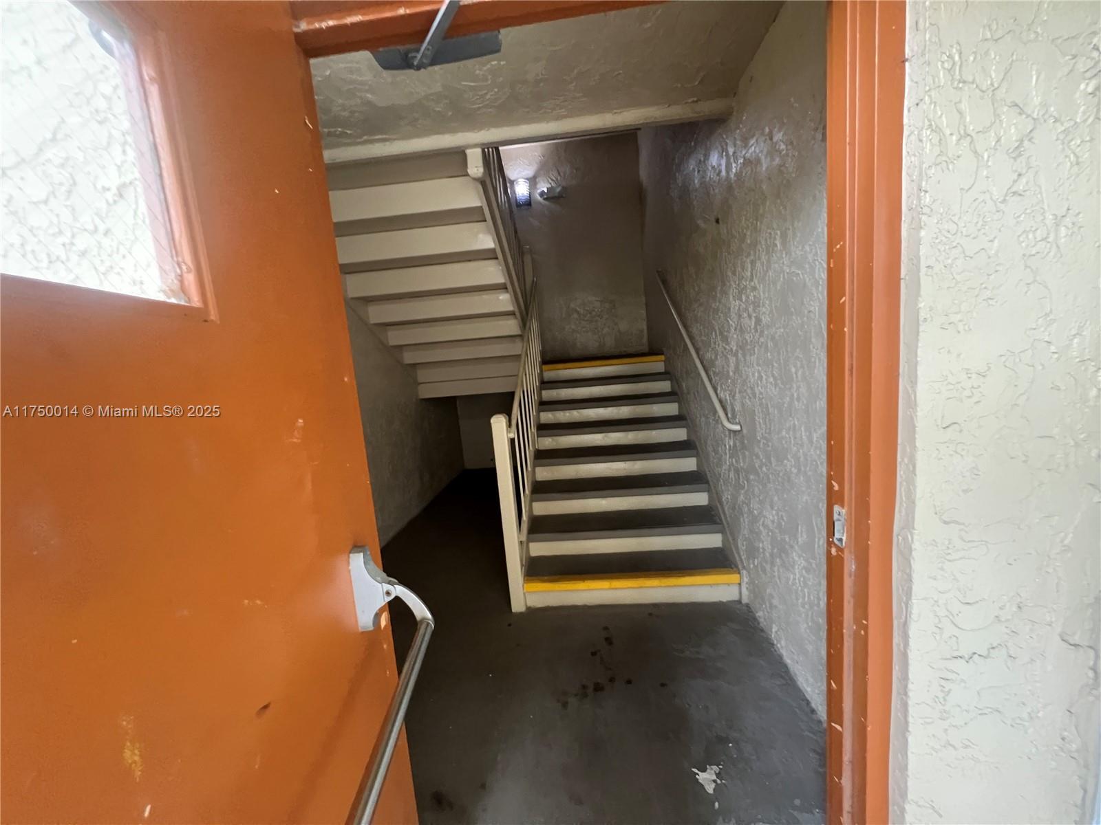 MEADOWBROOK LAKES CONDO - Residential