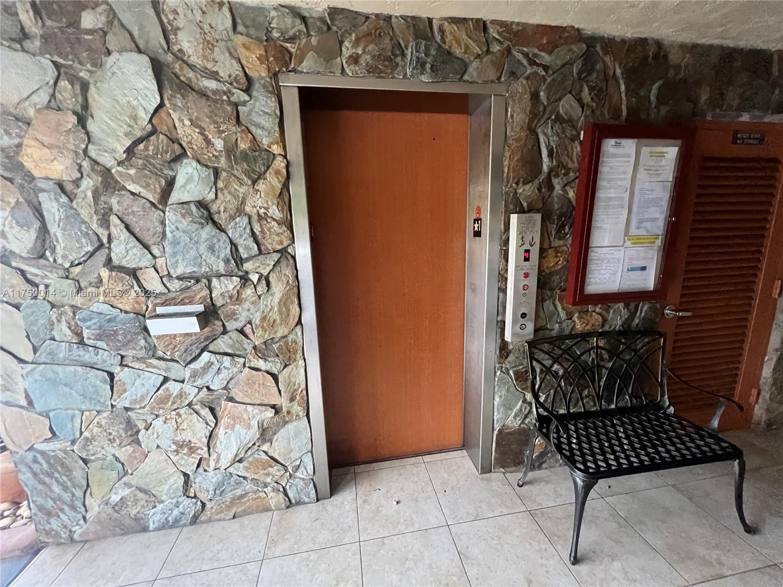 MEADOWBROOK LAKES CONDO - Residential