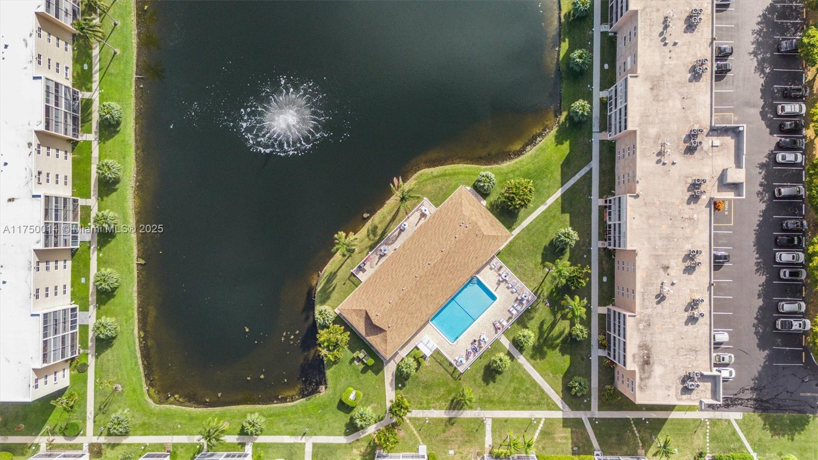 MEADOWBROOK LAKES CONDO - Residential