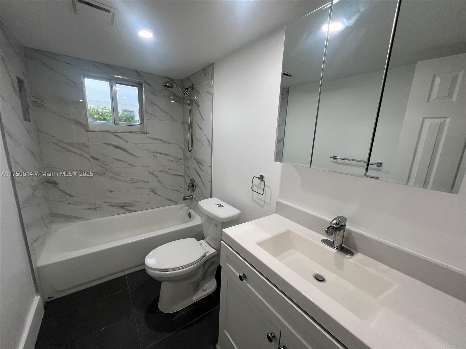 MEADOWBROOK LAKES CONDO - Residential