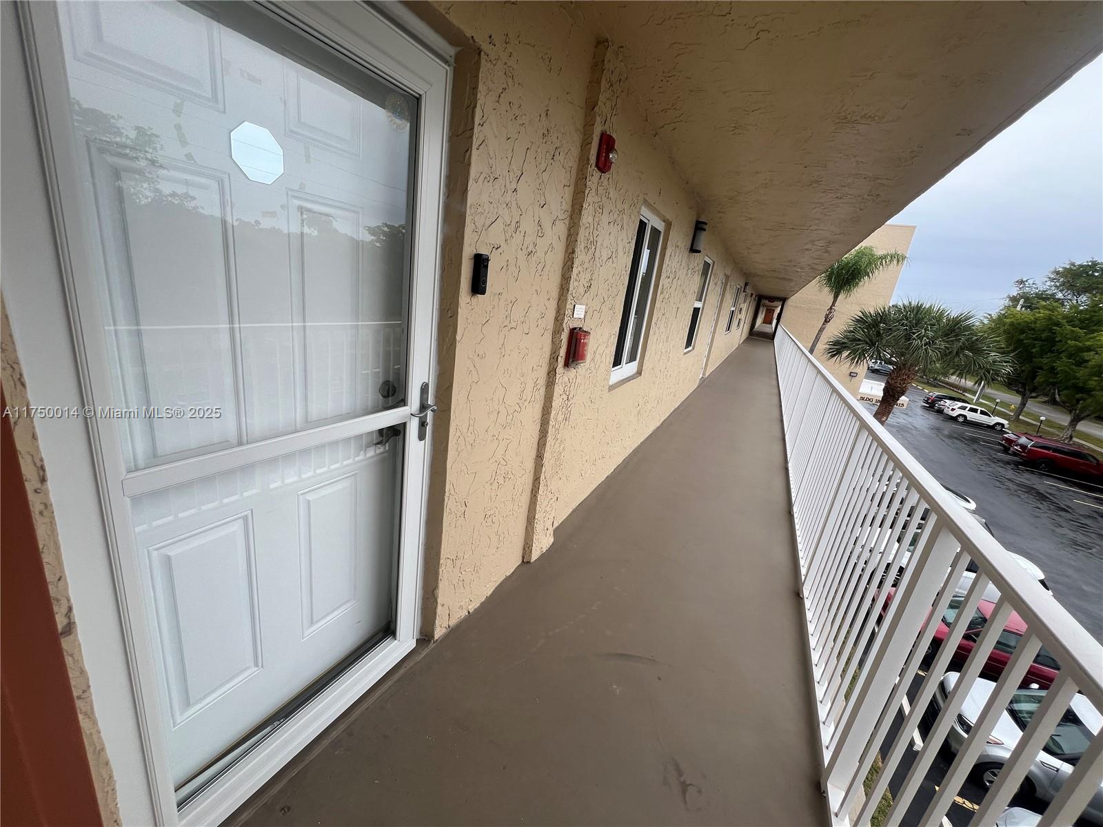MEADOWBROOK LAKES CONDO - Residential