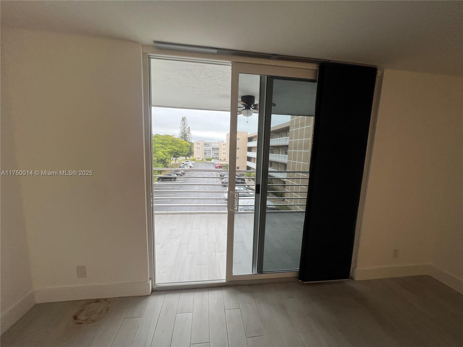 MEADOWBROOK LAKES CONDO - Residential