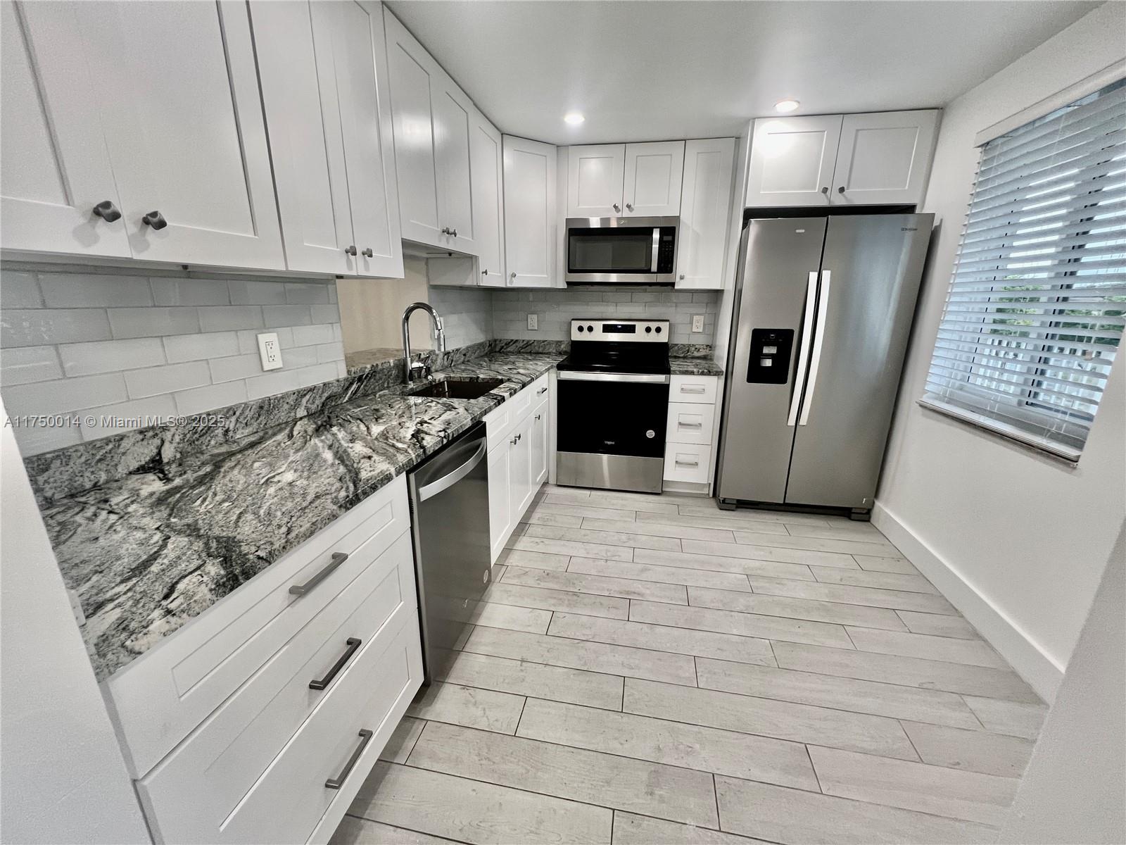 MEADOWBROOK LAKES CONDO - Residential
