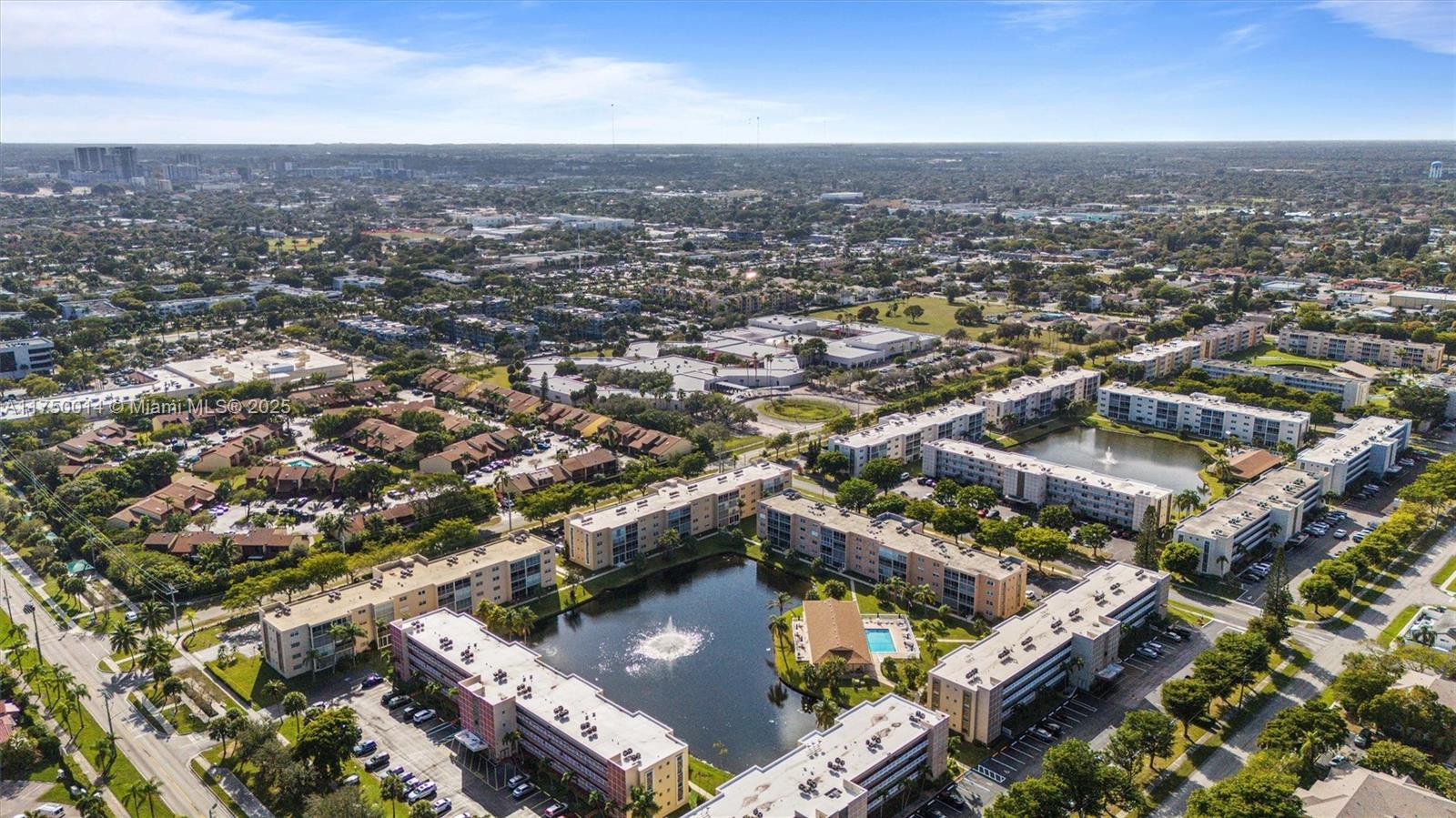 MEADOWBROOK LAKES CONDO - Residential