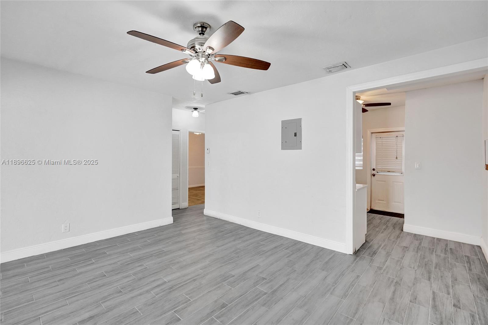 WOODLAND PARK AMD PLAT - Residential Lease
