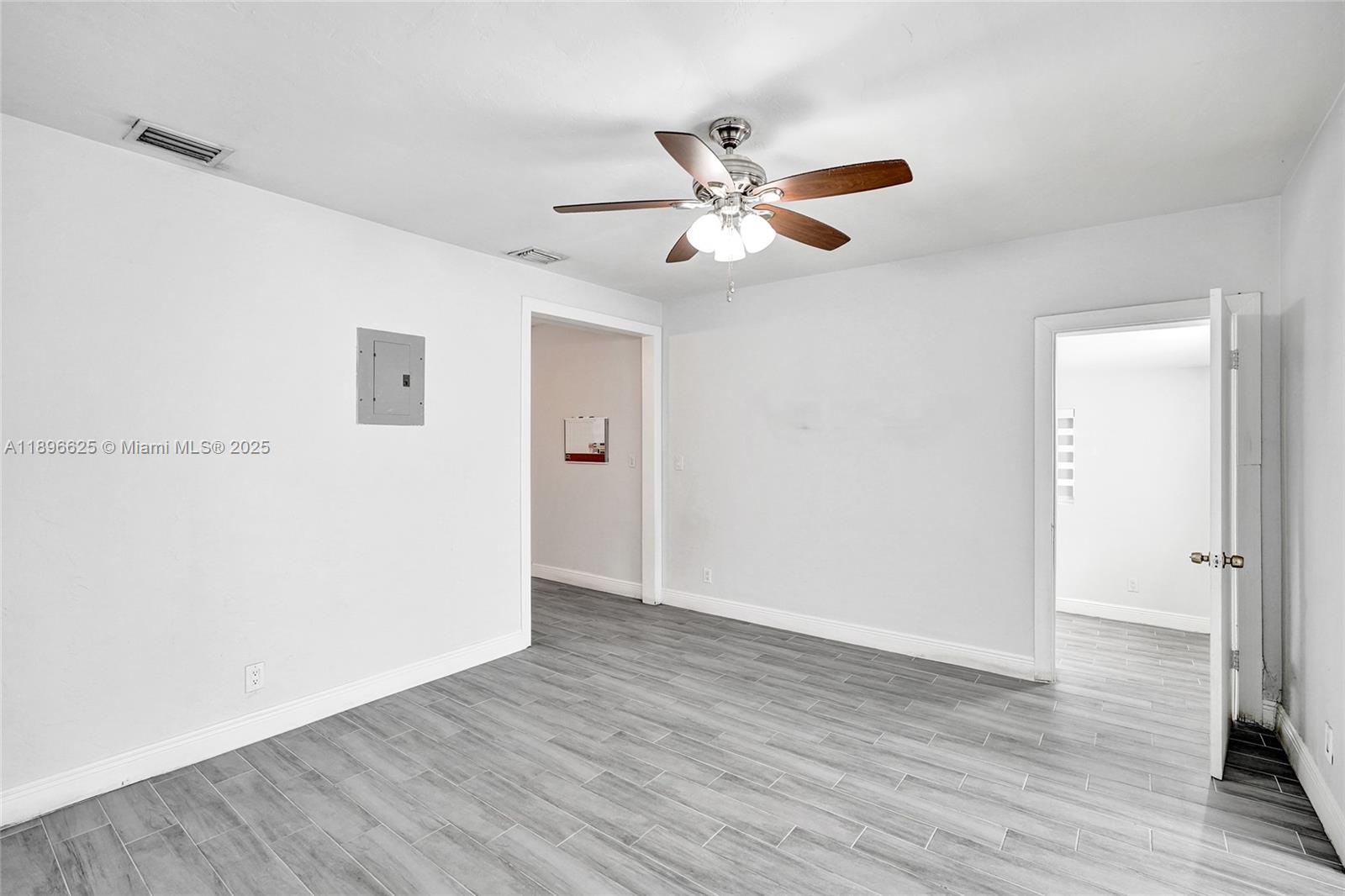 WOODLAND PARK AMD PLAT - Residential Lease