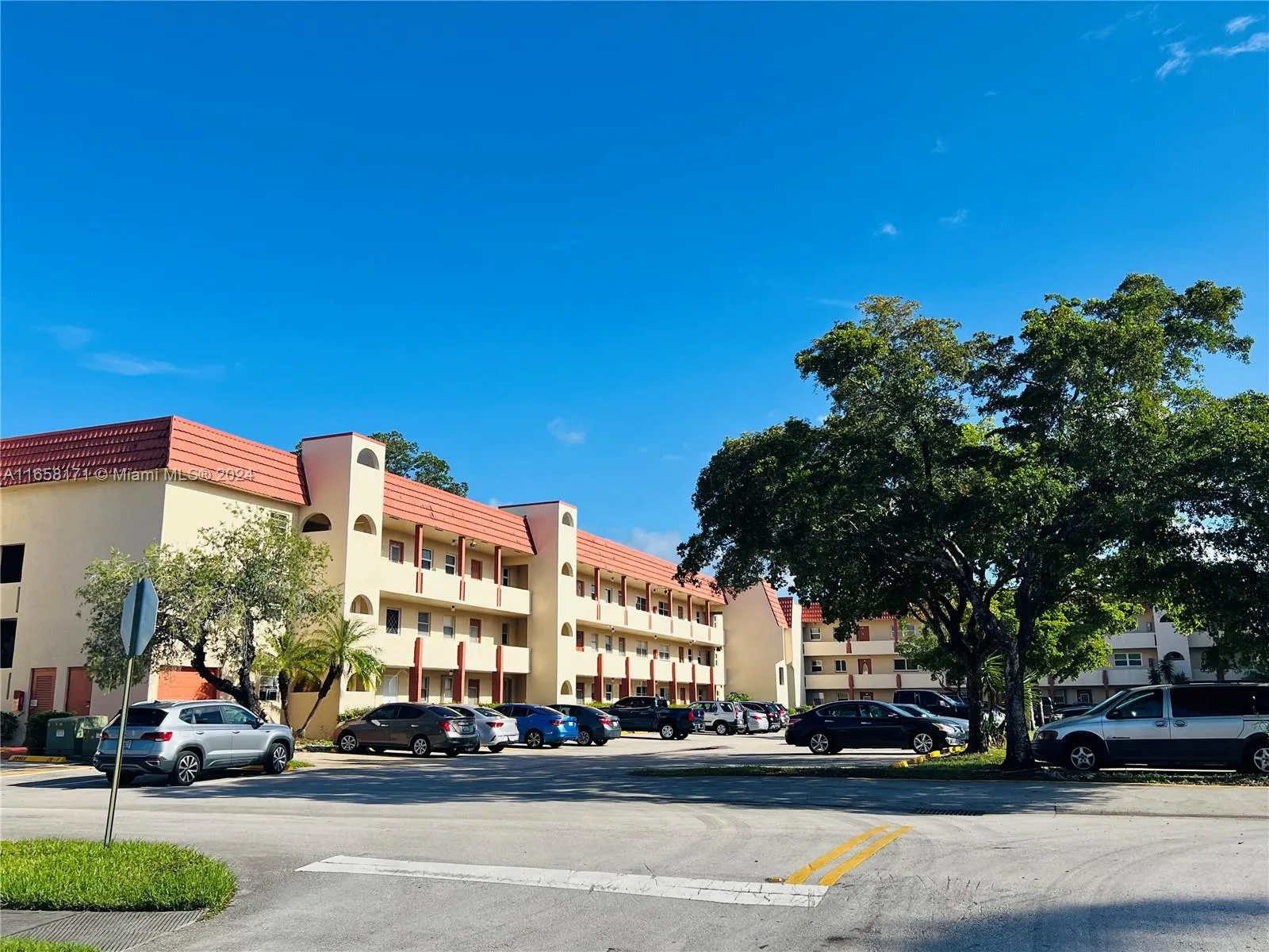 Sunrise, Florida 33322, United States, 1 Bedroom Bedrooms, ,1 BathroomBathrooms,Residential,Active,44170