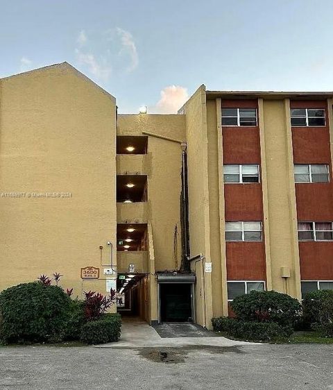 A home in Lauderdale Lakes