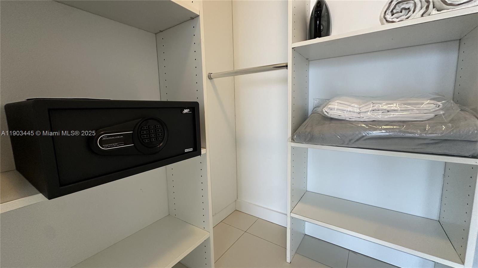 BAY BREEZE RESIDENCES CON - Residential